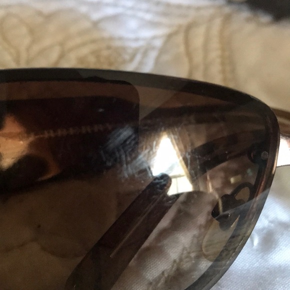 ❤️Burberry sunglasses❤️ - Picture 8 of 8